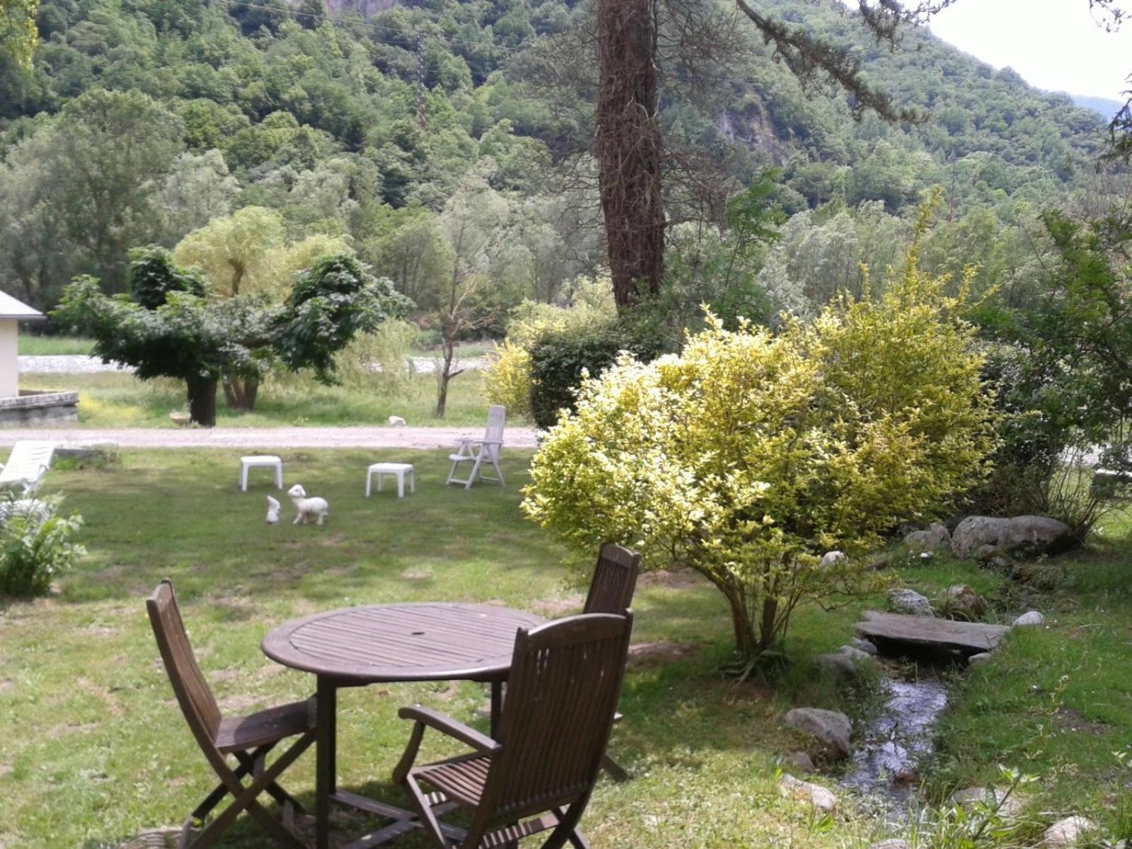 Hotel Du Val D'Aure Cadeac Bagian luar foto