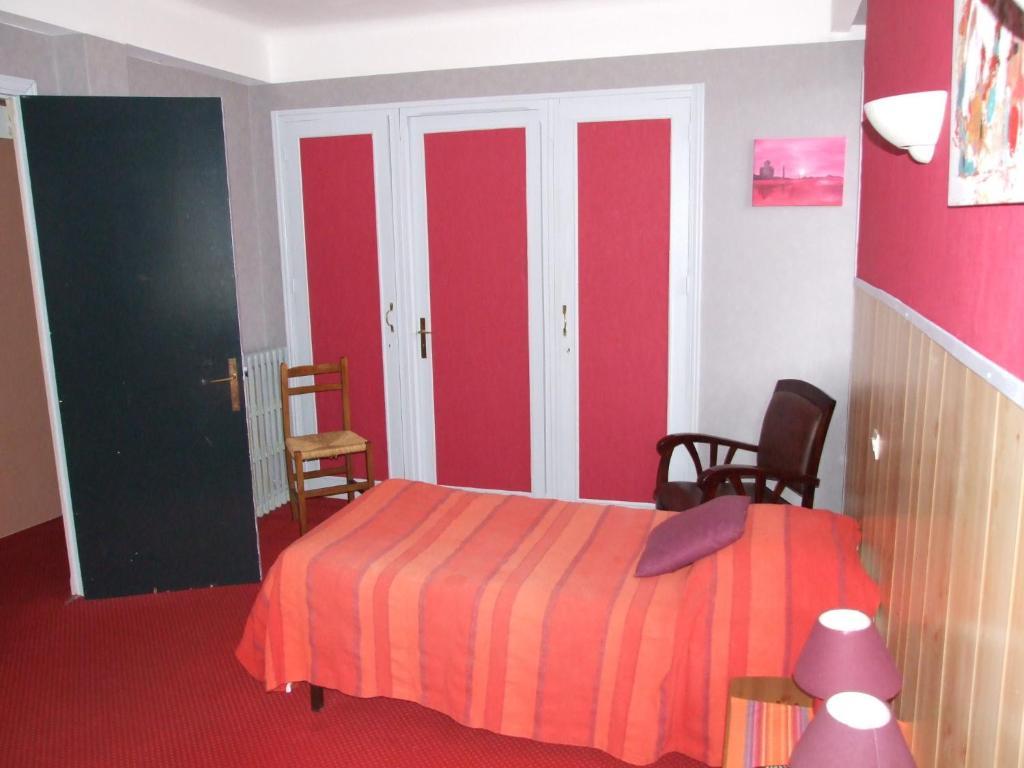 Hotel Du Val D'Aure Cadeac Ruang foto