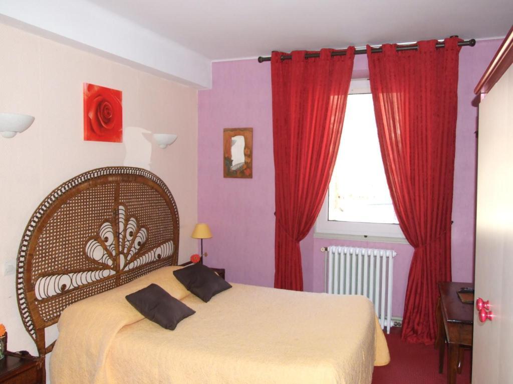 Hotel Du Val D'Aure Cadeac Ruang foto
