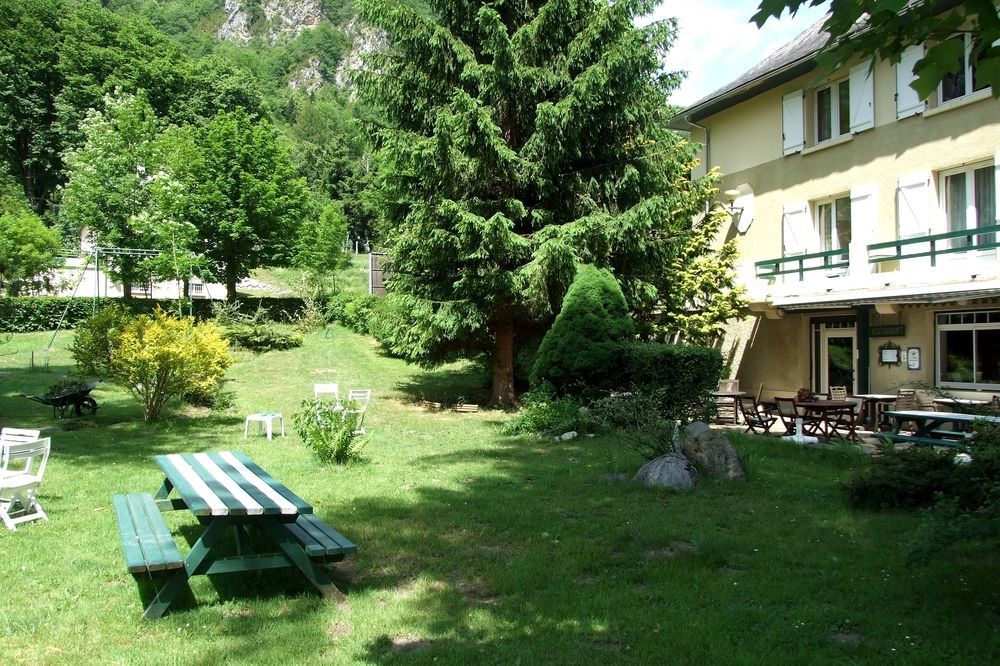 Hotel Du Val D'Aure Cadeac Bagian luar foto