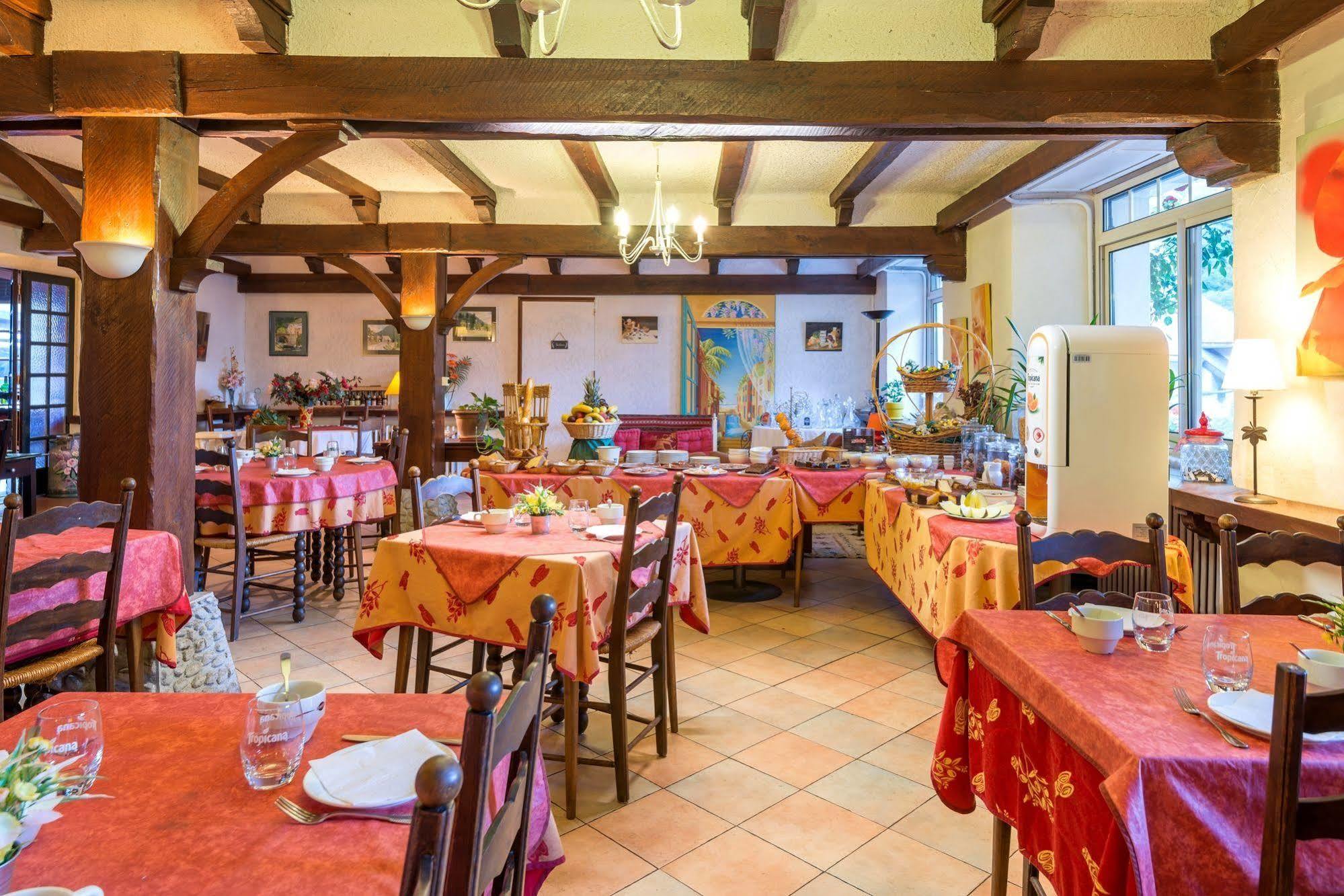 Hotel Du Val D'Aure Cadeac Bagian luar foto