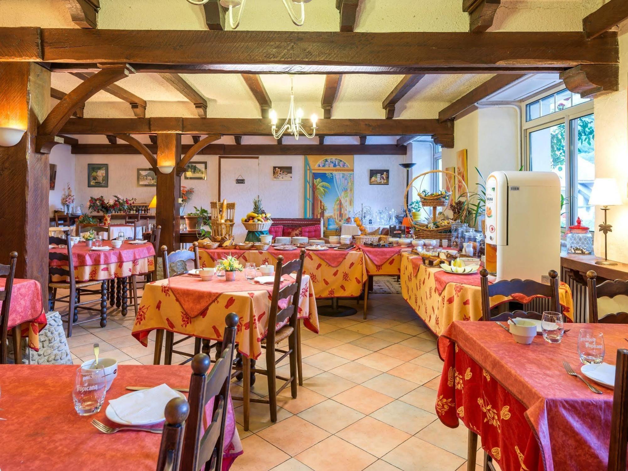 Hotel Du Val D'Aure Cadeac Bagian luar foto
