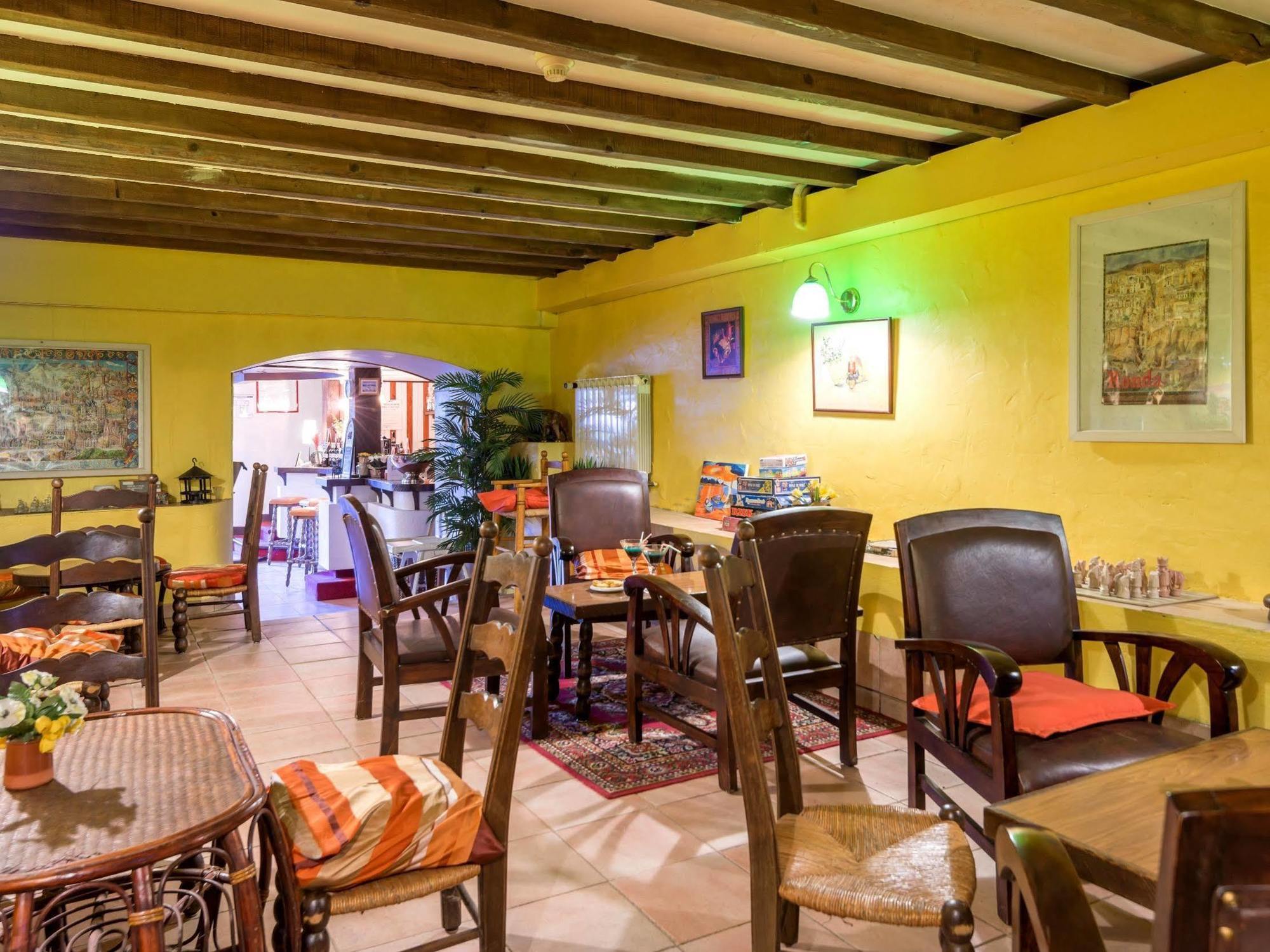 Hotel Du Val D'Aure Cadeac Bagian luar foto