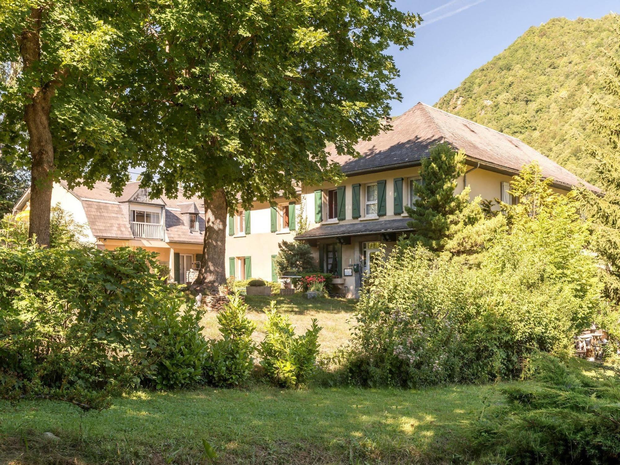 Hotel Du Val D'Aure Cadeac Bagian luar foto