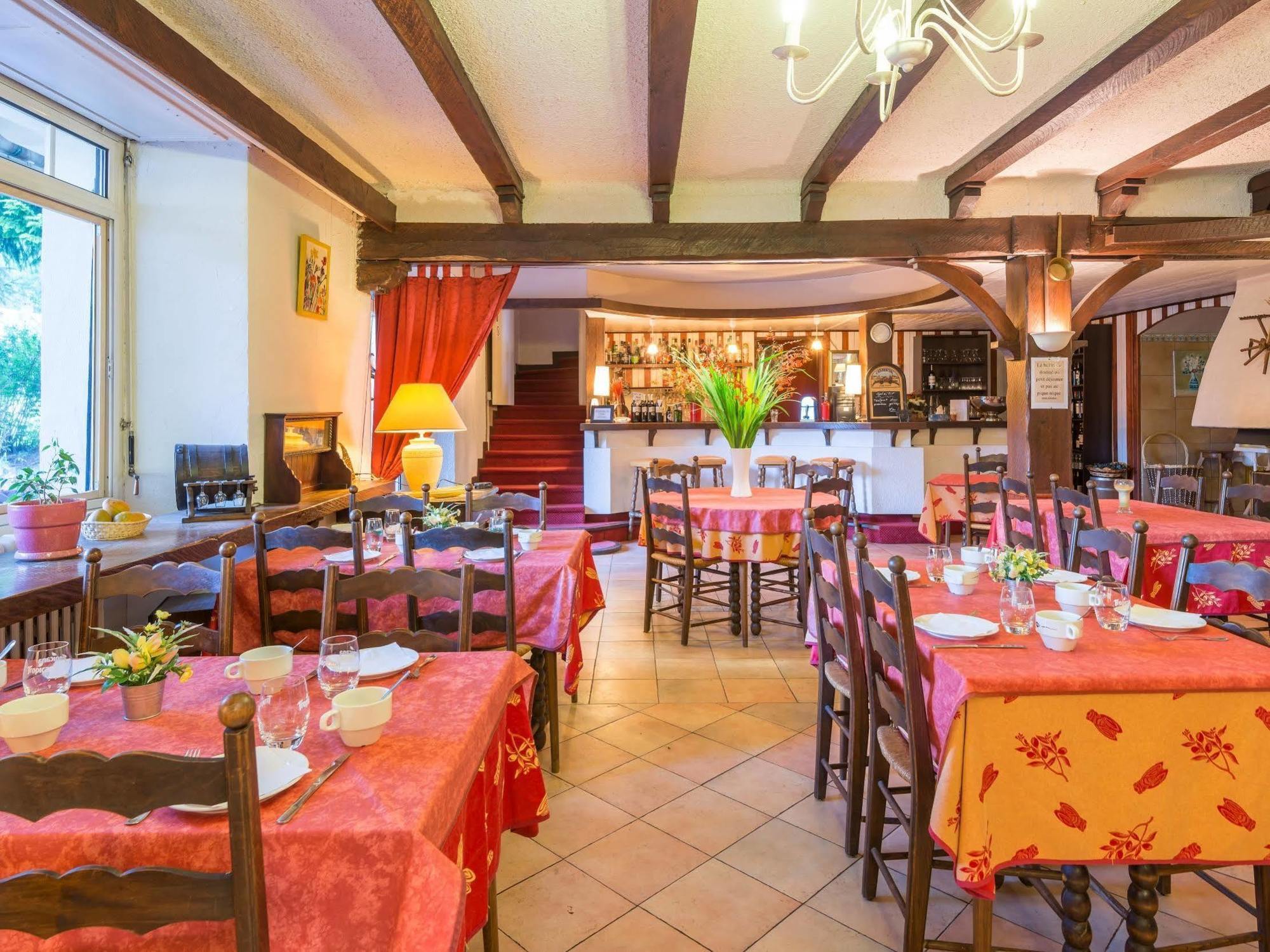 Hotel Du Val D'Aure Cadeac Bagian luar foto